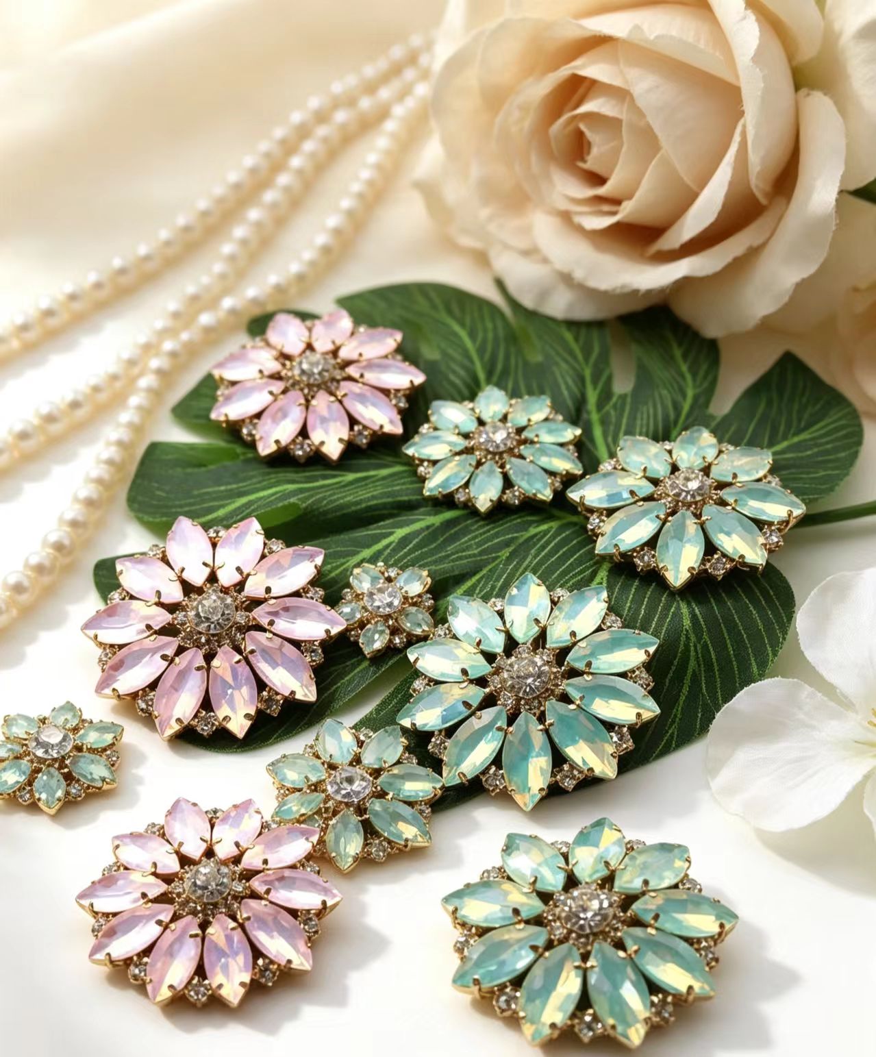กระดุมเรซิ่นคริสตัลรูปดอกไม้หล - Sew On Rhinestone บทวิจารณ์และราคา